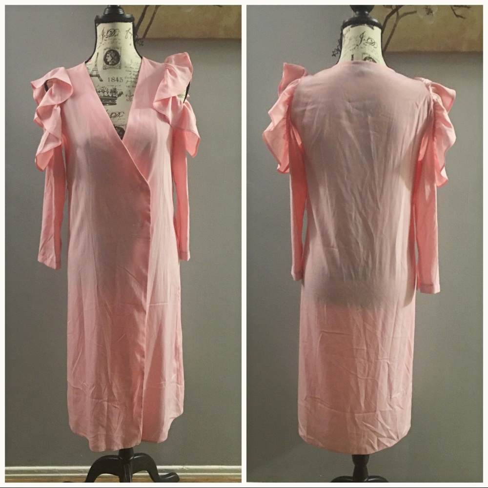 Cold ruffle shoulder wrap dress